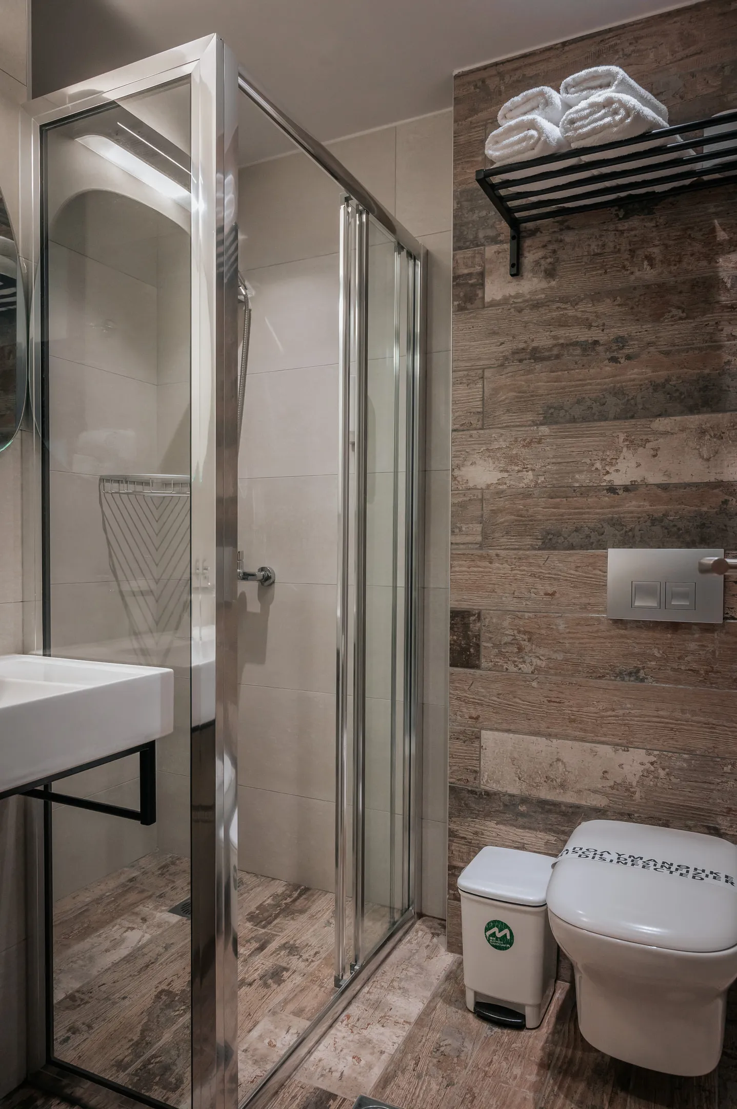 Tiara Holidays - Elizabeth Queen Luxury Rooms - Superior Double - bathroom